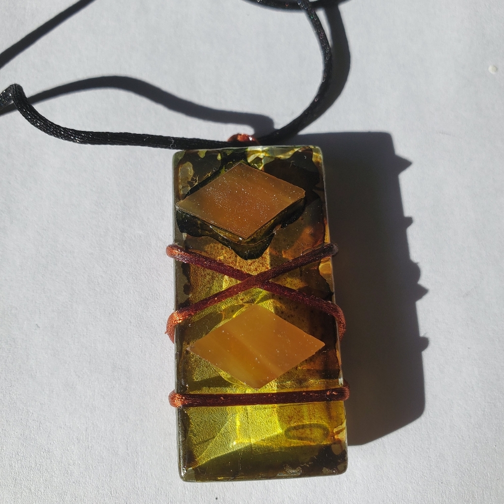 Olive/Brown Hand Painted 22'' Necklace.